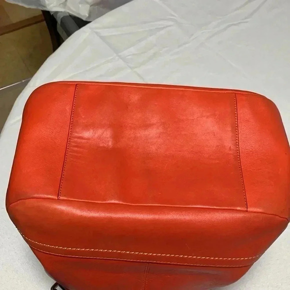 COACH Bag/Purse. Some signs of wear but an over all great piece. - Picture 6 of 6